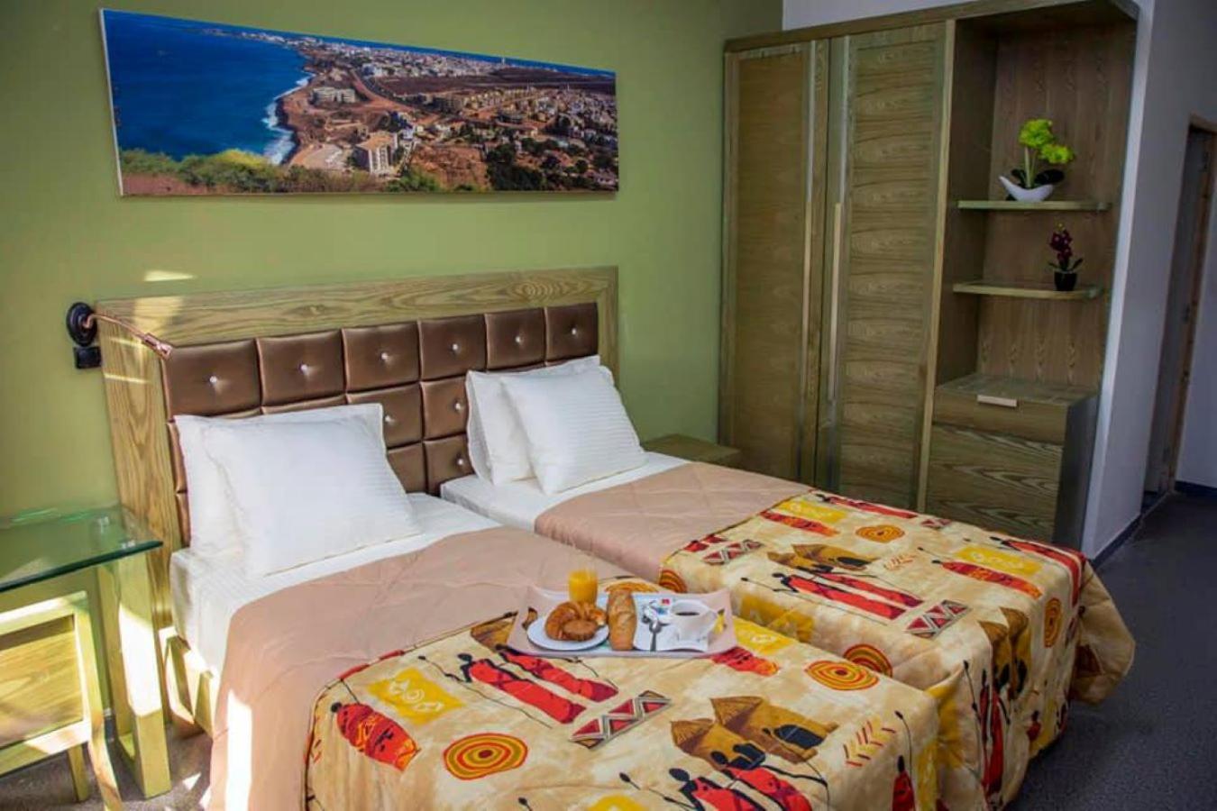 Wakola Hotel Cheikh Anta Diop Dakar Esterno foto